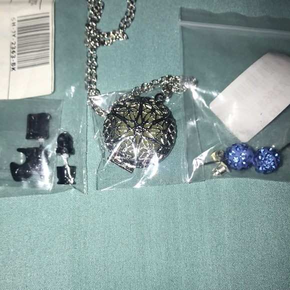 925p EARRINGS & NECKLACE /PISTOL & BULLET EARRINGS - Picture 2 of 8